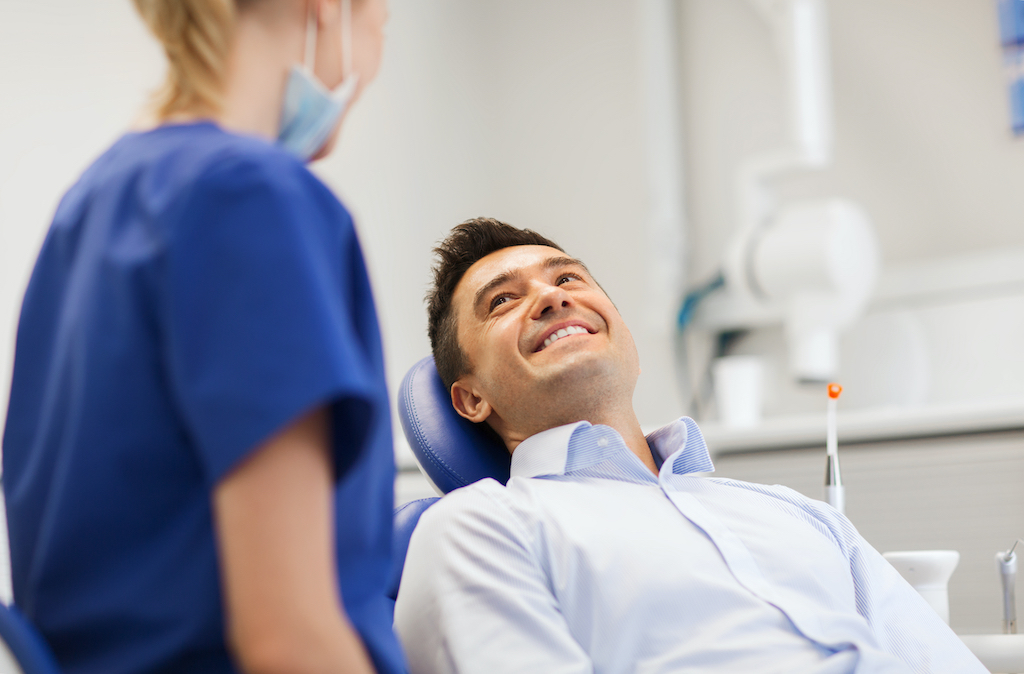 ¿Qué diferencia hay entre un dentista y un periodoncista?